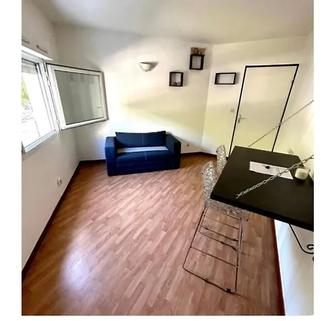 T2 Port Marianne Apartment
